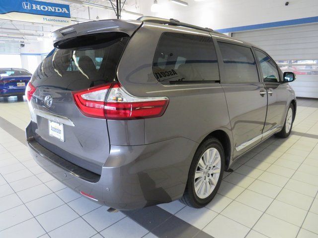 2015 Toyota Sienna 