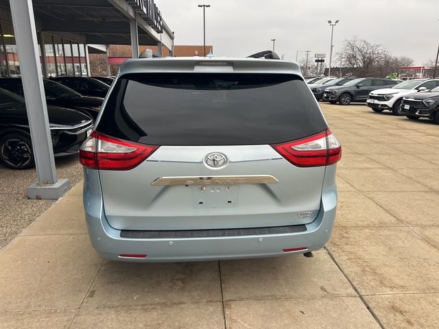 2015 Toyota Sienna 