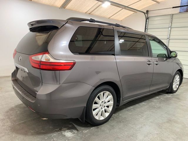 2015 Toyota Sienna 