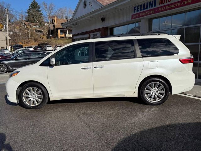 2015 Toyota Sienna 