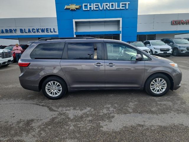 2015 Toyota Sienna XLE