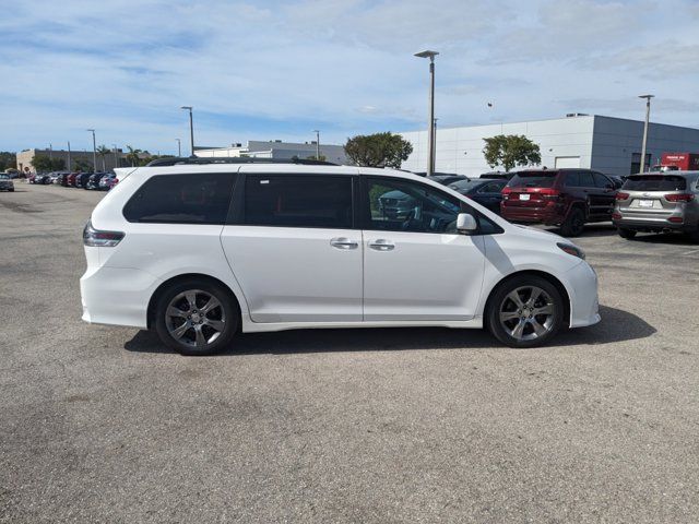 2015 Toyota Sienna SE