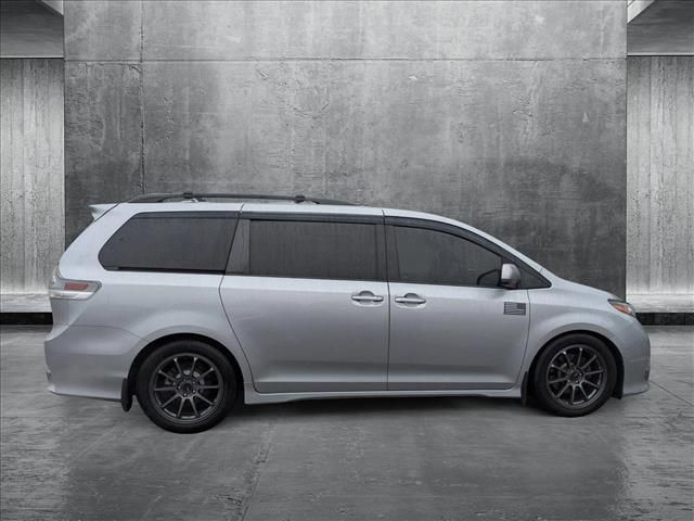 2015 Toyota Sienna SE