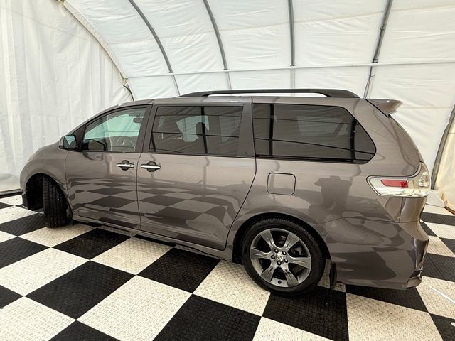 2015 Toyota Sienna SE