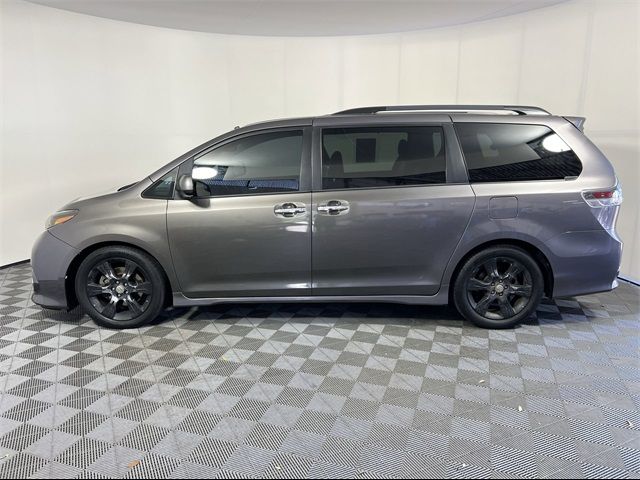 2015 Toyota Sienna SE