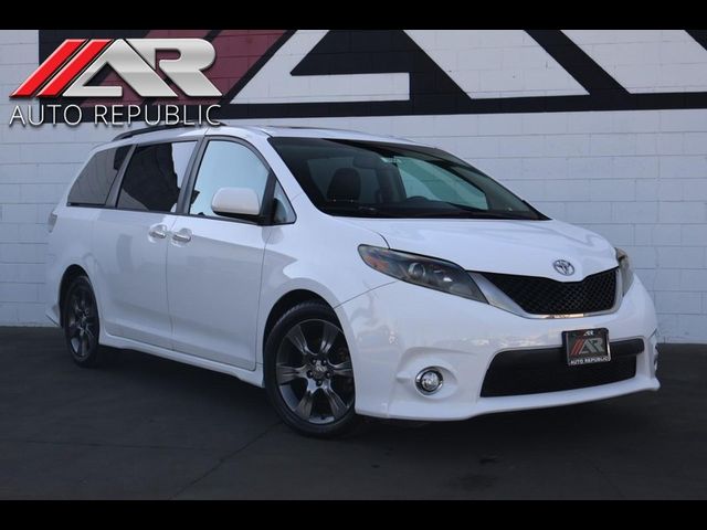 2015 Toyota Sienna SE