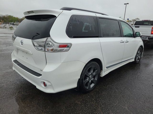 2015 Toyota Sienna 