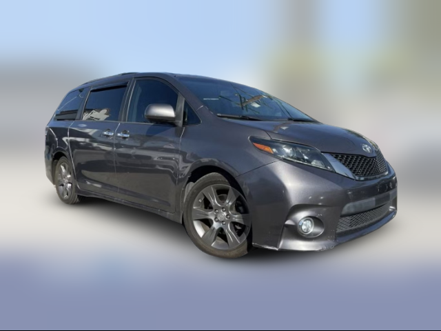 2015 Toyota Sienna SE