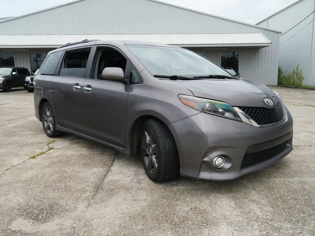 2015 Toyota Sienna SE