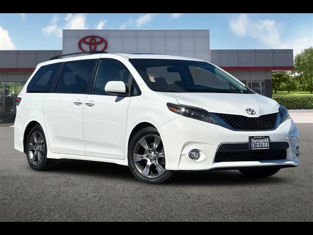 2015 Toyota Sienna SE