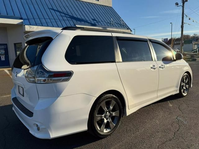 2015 Toyota Sienna SE