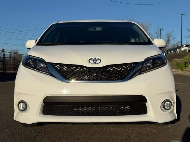 2015 Toyota Sienna SE