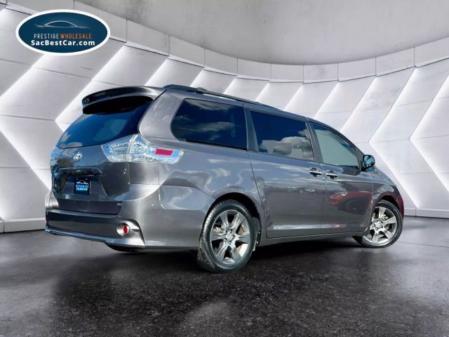 2015 Toyota Sienna SE