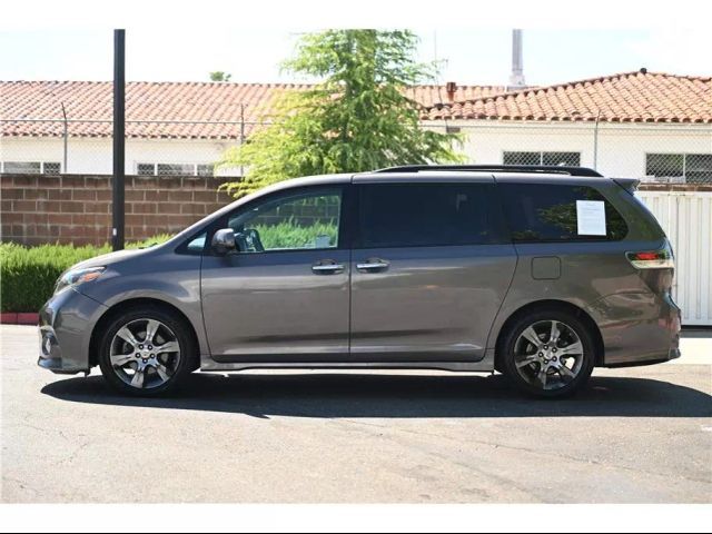 2015 Toyota Sienna SE