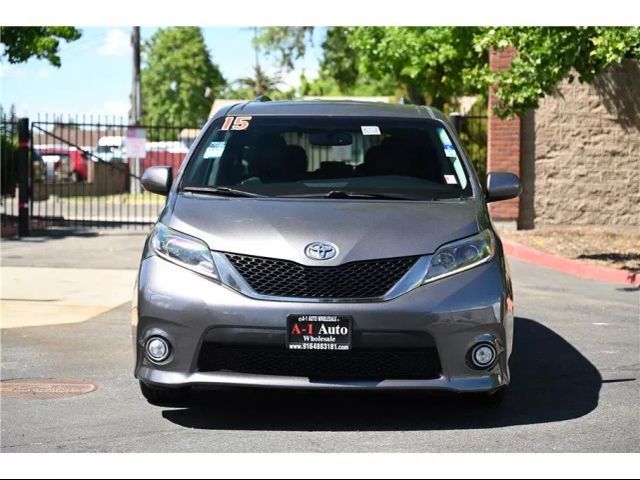 2015 Toyota Sienna SE