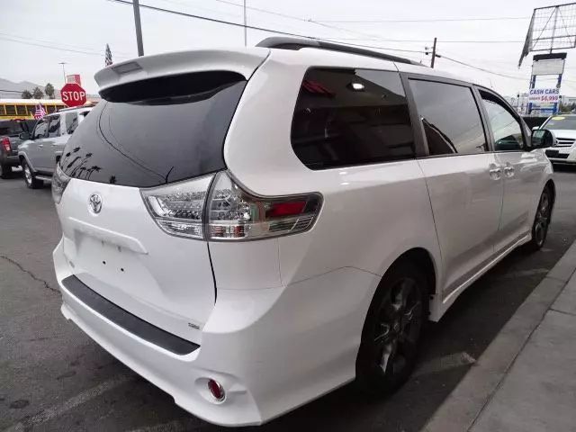 2015 Toyota Sienna SE