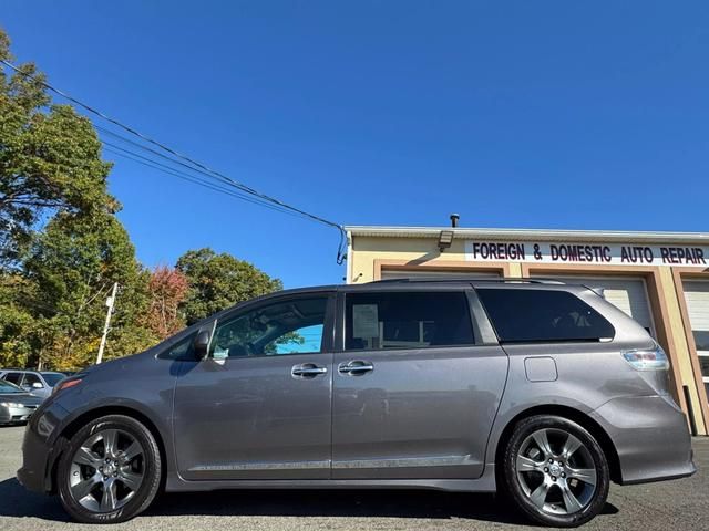 2015 Toyota Sienna SE Premium