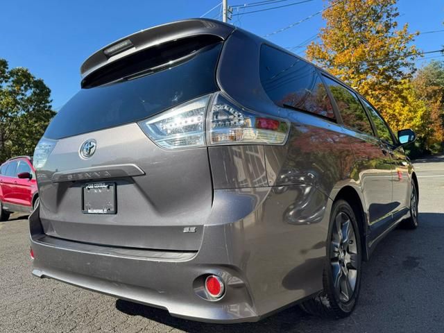 2015 Toyota Sienna SE Premium