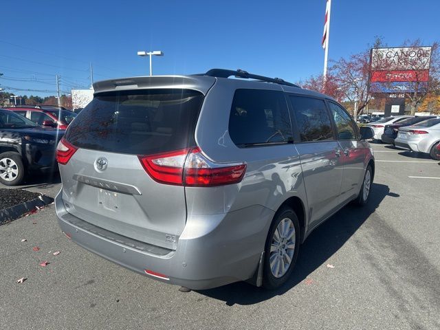 2015 Toyota Sienna 