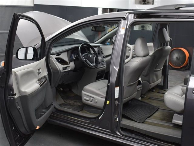 2015 Toyota Sienna XLE