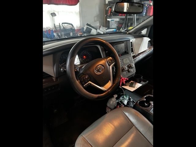 2015 Toyota Sienna XLE