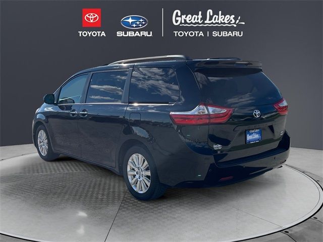 2015 Toyota Sienna 