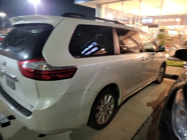 2015 Toyota Sienna XLE