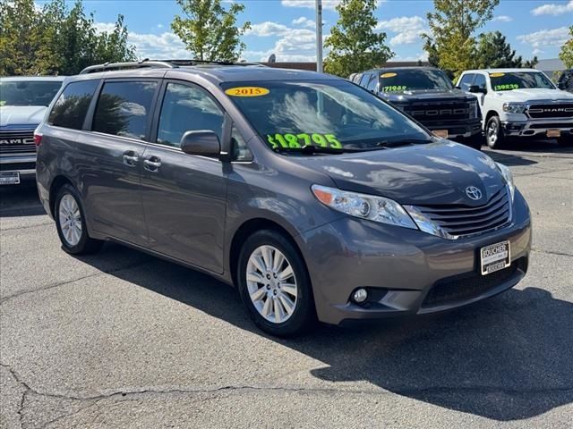 2015 Toyota Sienna 