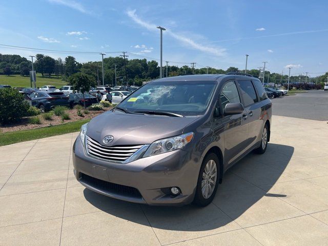 2015 Toyota Sienna XLE