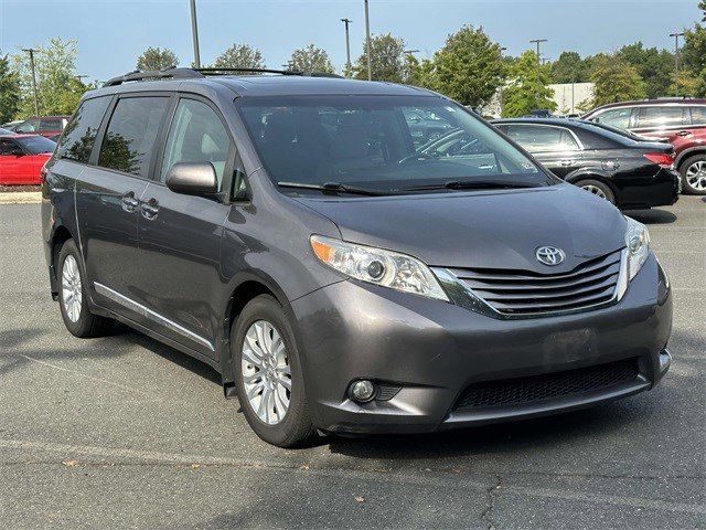 2015 Toyota Sienna XLE