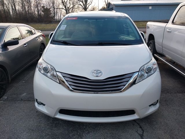 2015 Toyota Sienna XLE Auto Access Seat