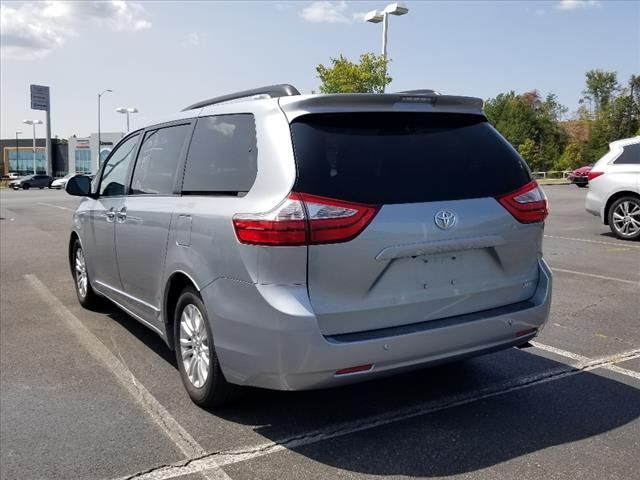 2015 Toyota Sienna 