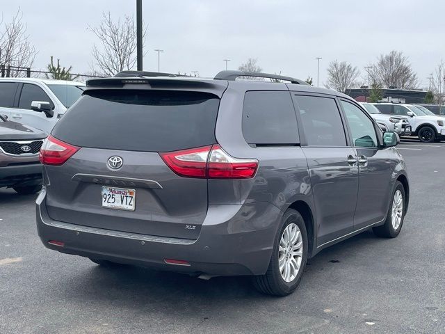 2015 Toyota Sienna 