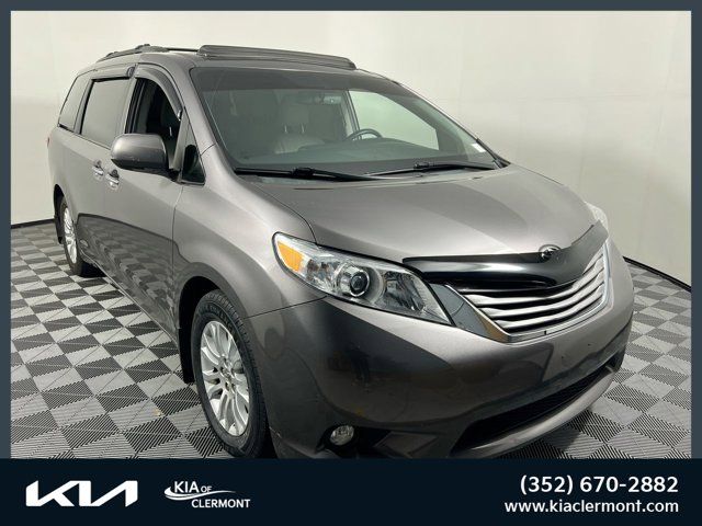 2015 Toyota Sienna XLE