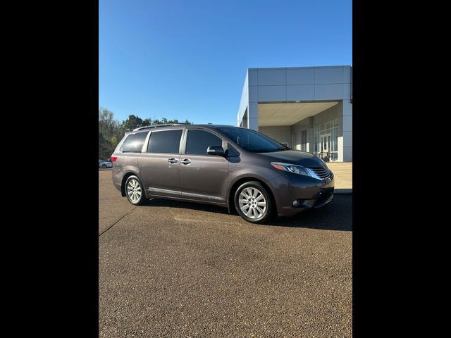 2015 Toyota Sienna XLE Auto Access Seat