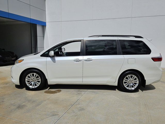 2015 Toyota Sienna XLE