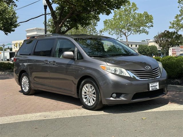 2015 Toyota Sienna XLE