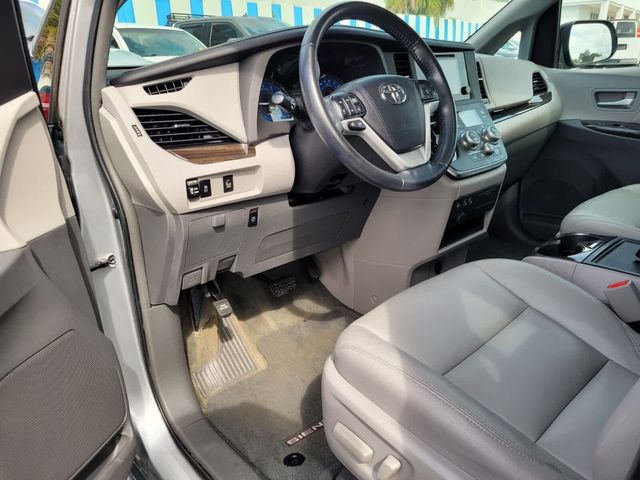 2015 Toyota Sienna XLE