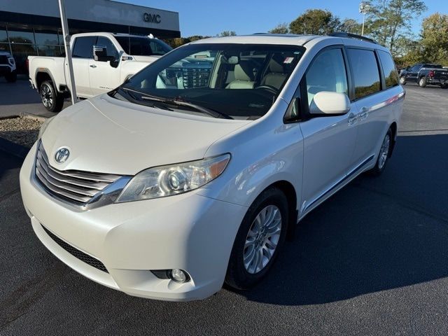 2015 Toyota Sienna XLE