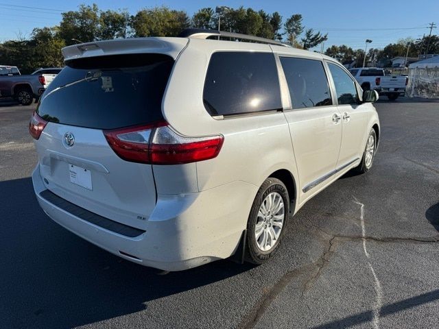 2015 Toyota Sienna XLE