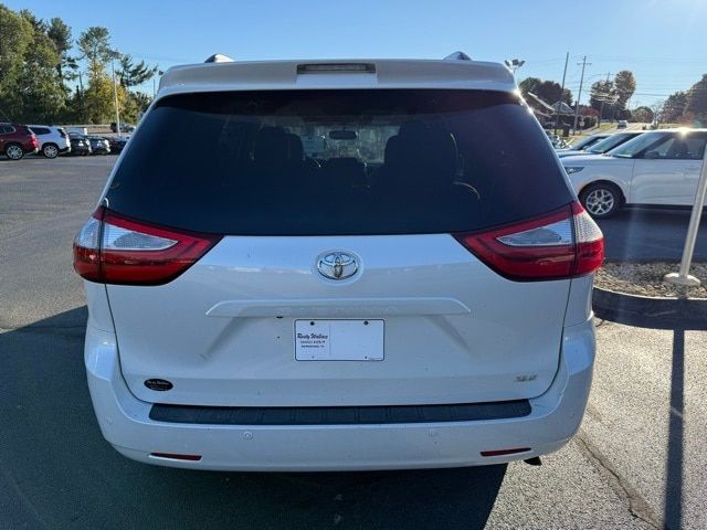 2015 Toyota Sienna XLE