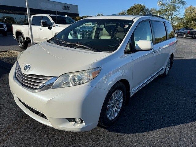 2015 Toyota Sienna XLE