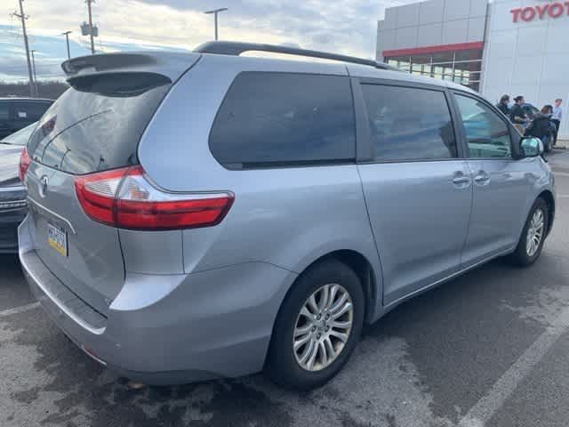 2015 Toyota Sienna XLE