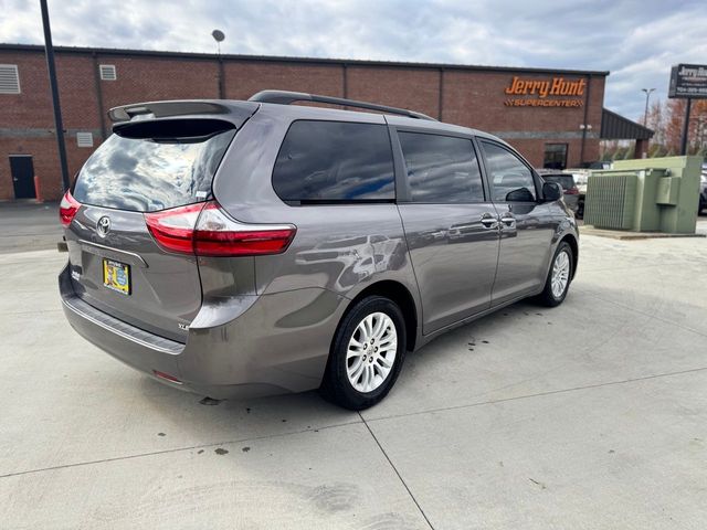 2015 Toyota Sienna 