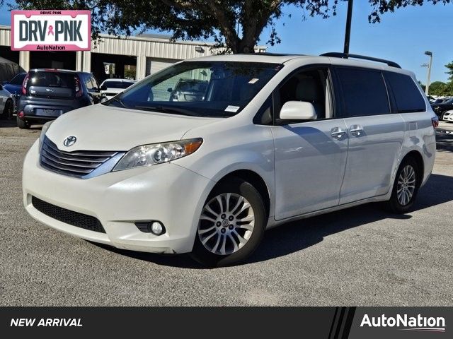 2015 Toyota Sienna XLE