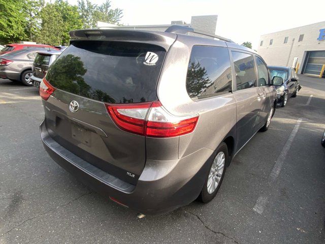 2015 Toyota Sienna XLE
