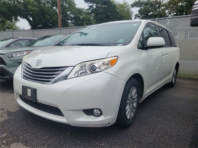 2015 Toyota Sienna XLE