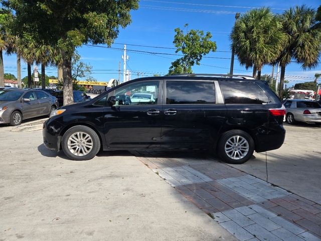 2015 Toyota Sienna XLE