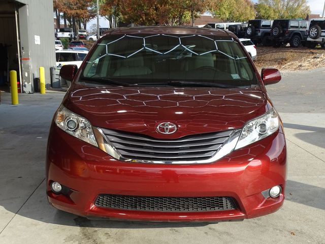 2015 Toyota Sienna XLE Auto Access Seat