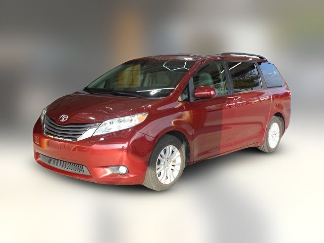 2015 Toyota Sienna XLE Auto Access Seat